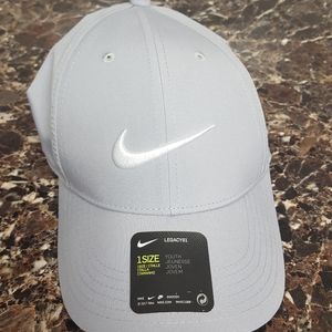 *3/$30* NWT Nike Youth Unisex adjustable hat gray